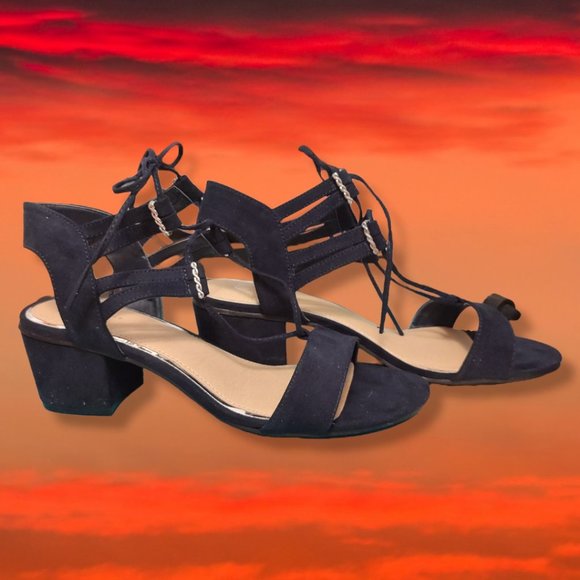 C Est 1946 black faux-suede sandals, size 11W NWT - Picture 5 of 8